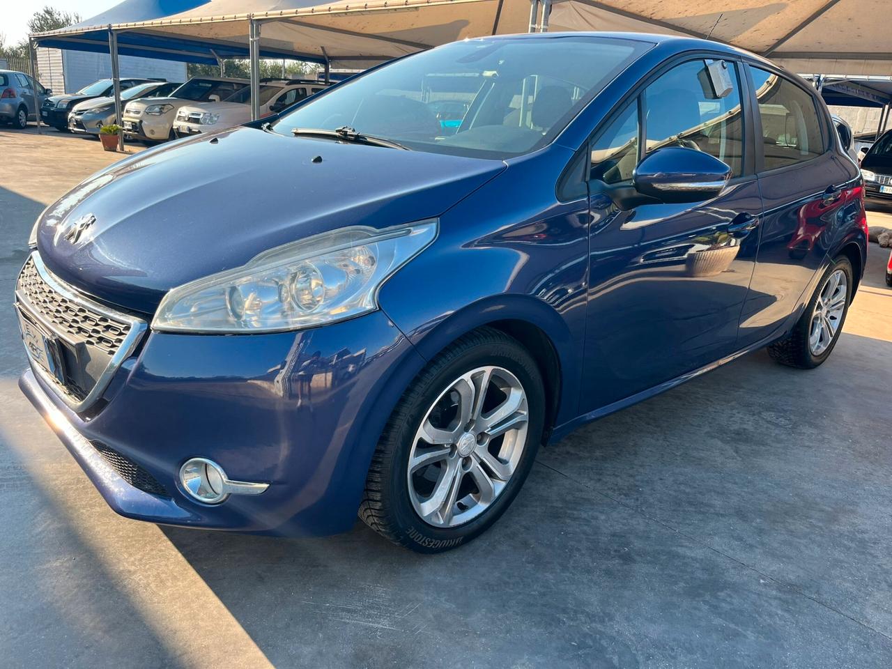 Peugeot 208 1.4 HDi 68 CV 5 porte Allure