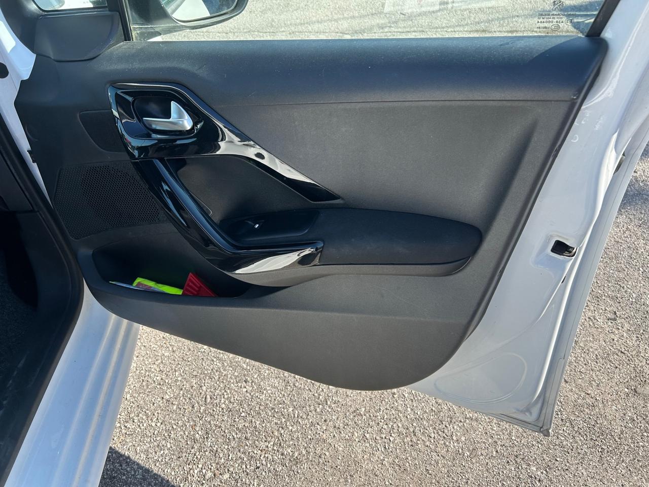 Peugeot 208 1.0 VTi 68 CV 5 porte Access