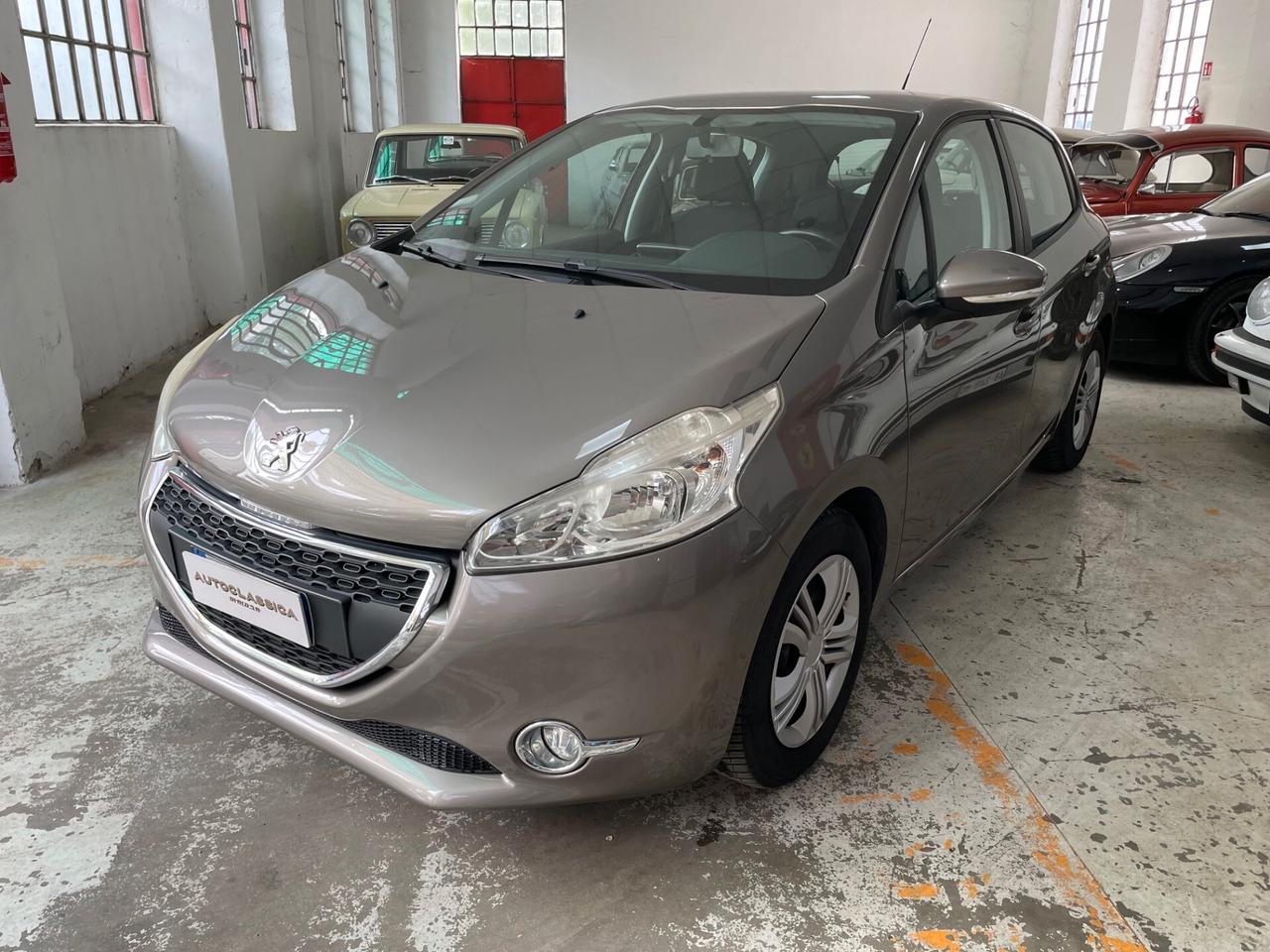 Peugeot 208 1.2 VTi 82 CV 5 porte 83.000KM!!!