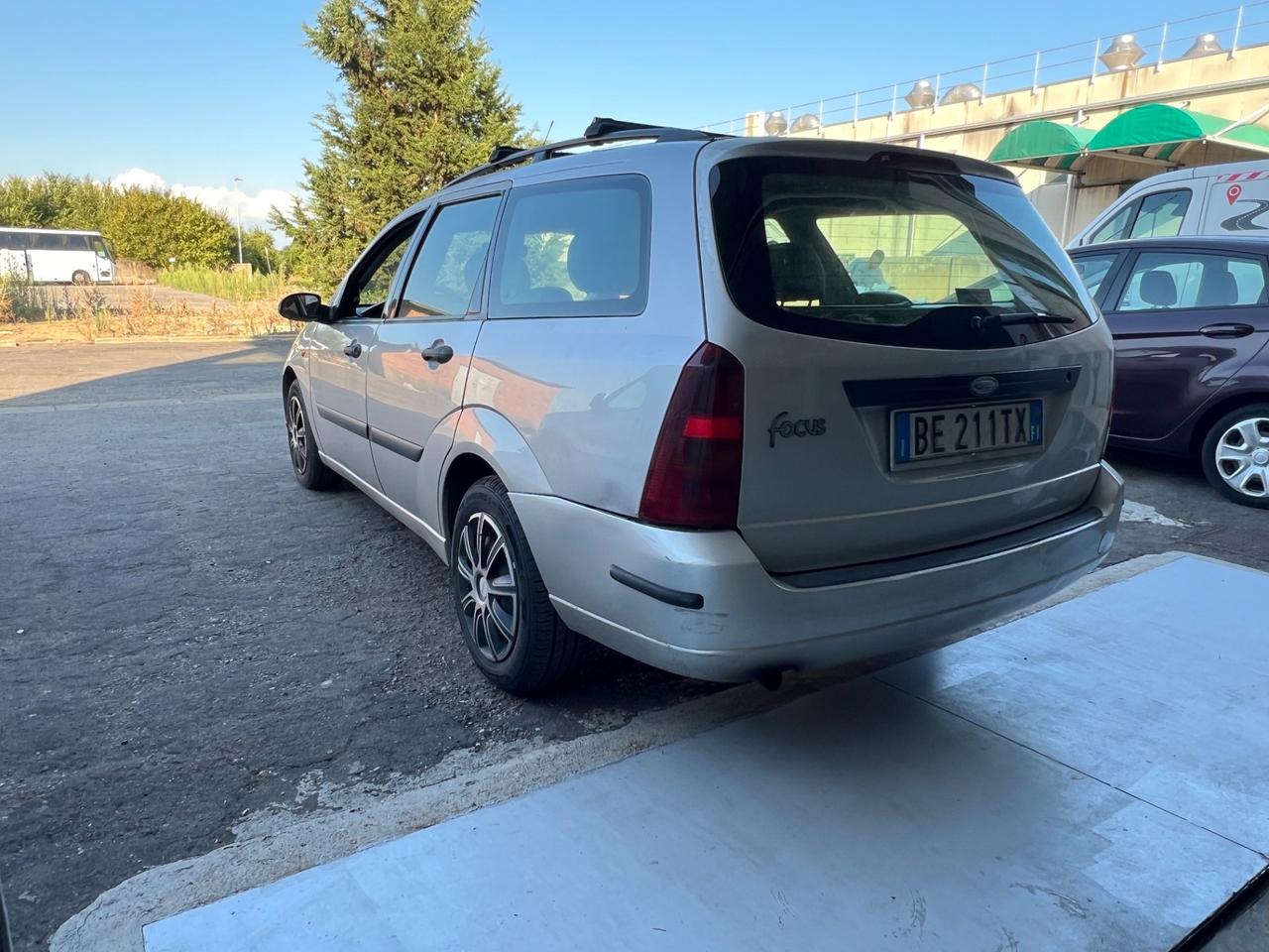 Ford Focus 1.6i 16V cat SW Ambiente