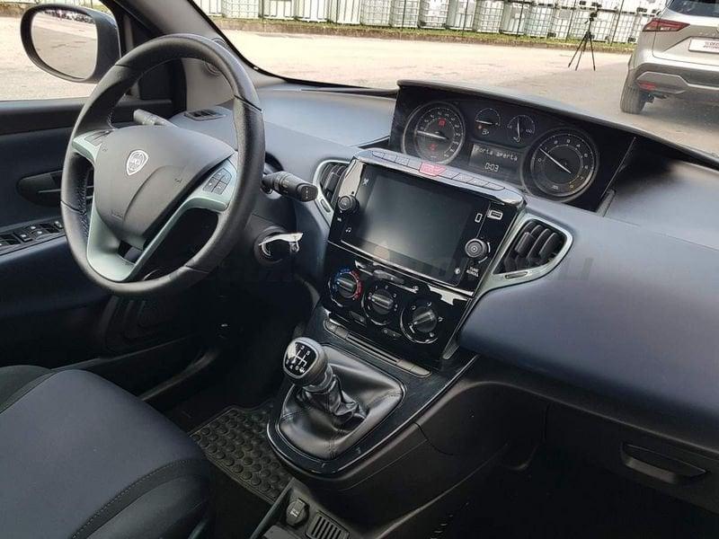 Lancia Ypsilon Ypsilon 1.0 firefly hybrid Platino s&s 70cv