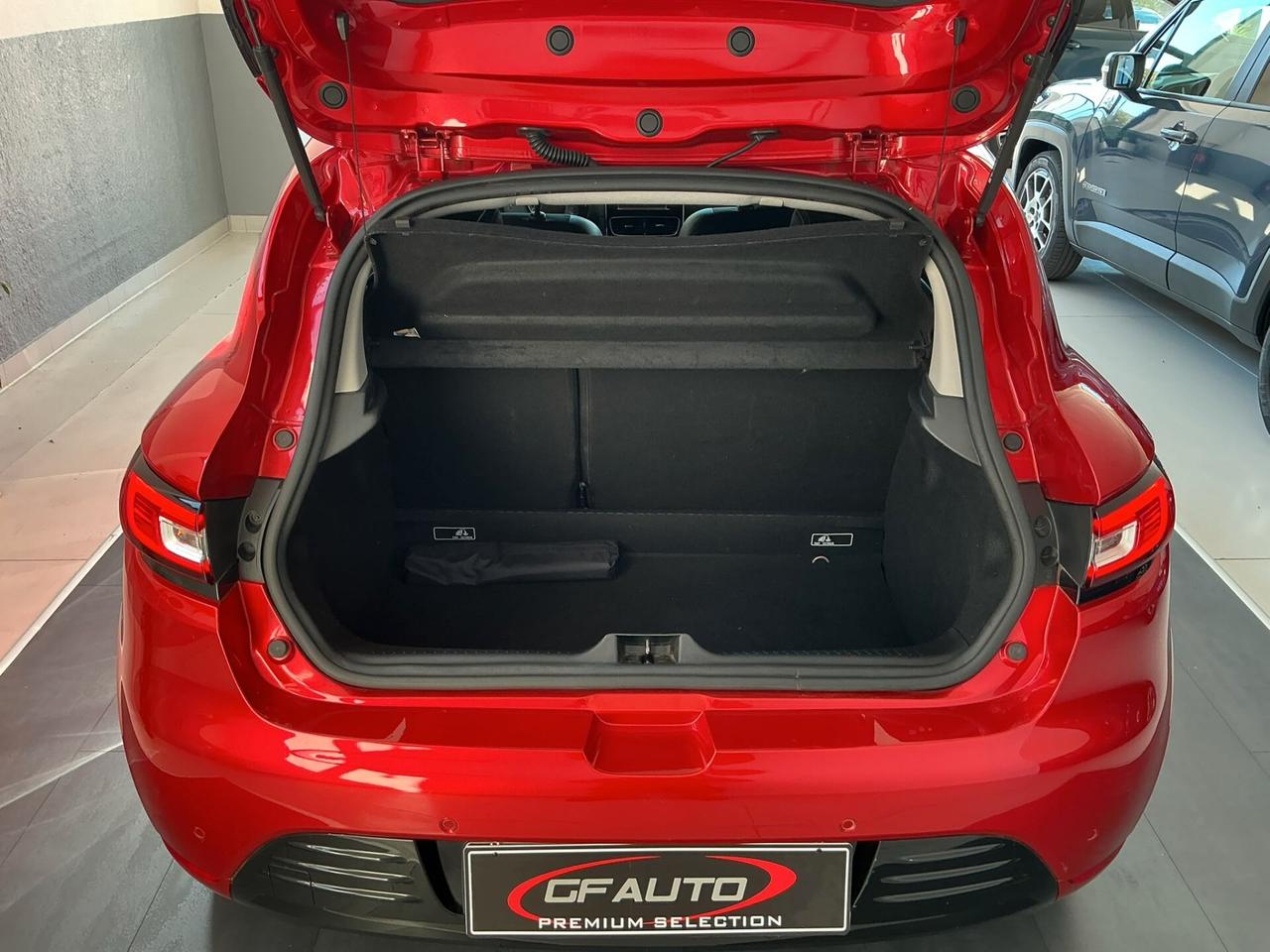 Renault Clio TCe 12V 90 CV 5 porte Moschino Intens