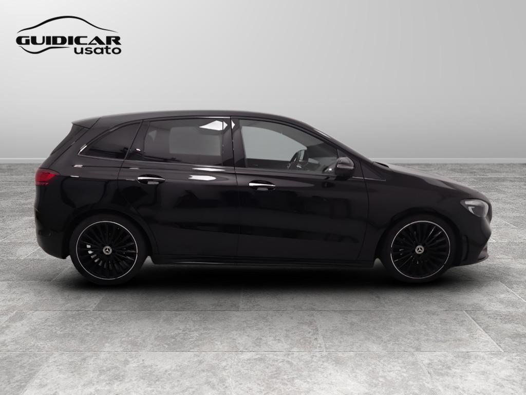 Mercedes-Benz Classe B - W247 2023 - B 180 d AMG Line Advanced Plus auto