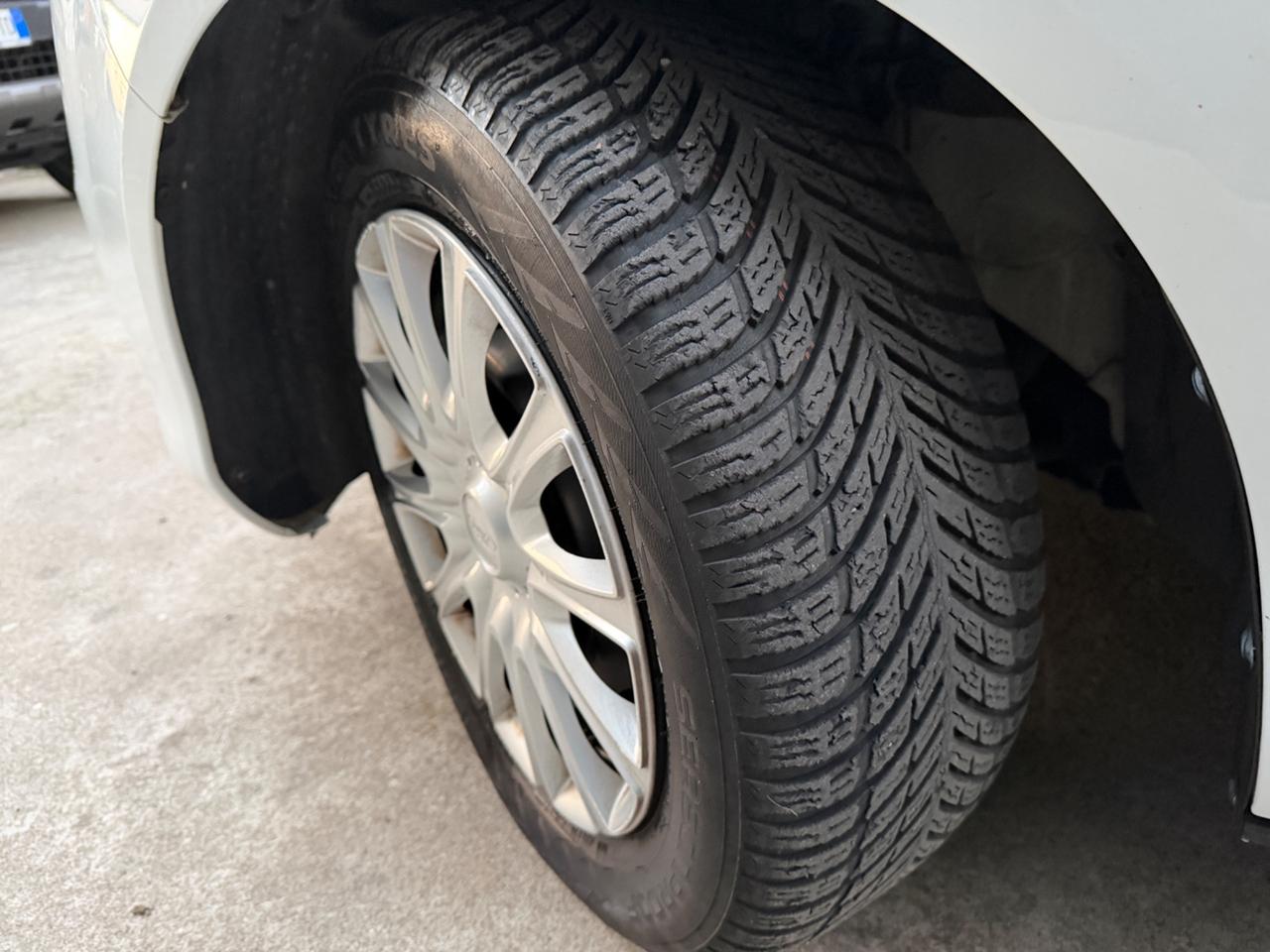 FORD B-MAX 1.4 BENZINA-GPL VALIDO 2035 EURO5B