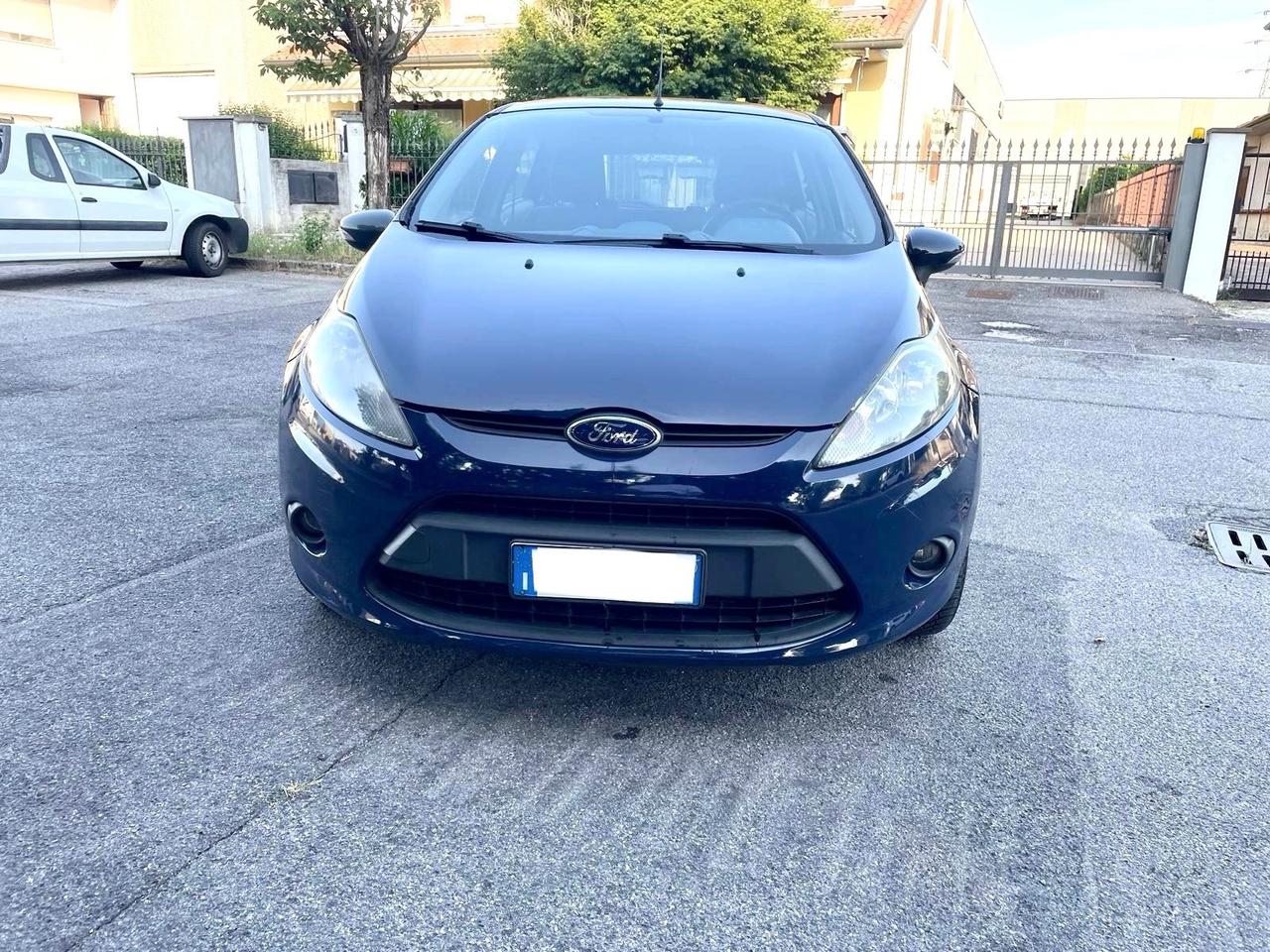Ford Fiesta 1.4 5 porte Bz.- GPL Titanium per Neopatentati