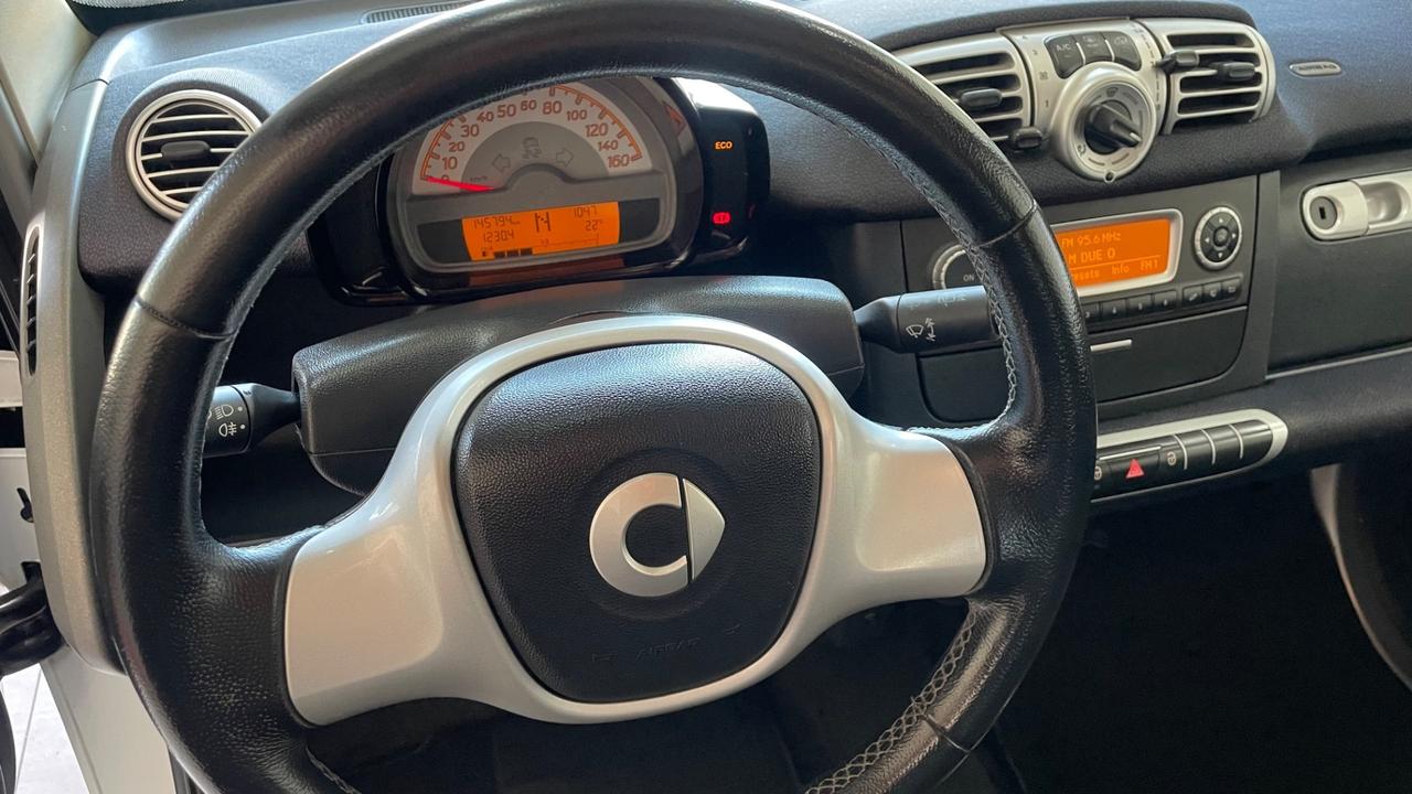 Smart ForTwo 1000 52 kW MHD coupé pure