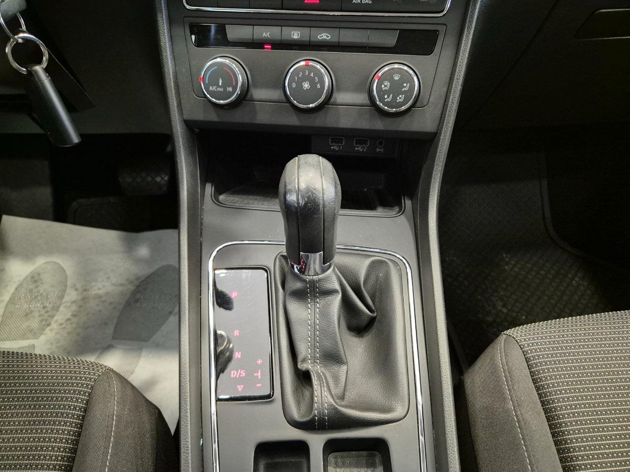 Seat Leon ST 1.6 tdi Style 115cv dsg - UNIPROPRIETATIO - NEOPATENTATI -Acc/Lim - Sens. Post.
