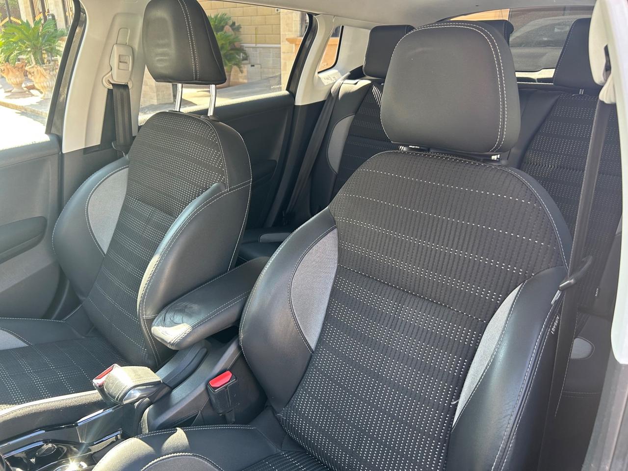 Peugeot 2008 BlueHDi 100 Allure
