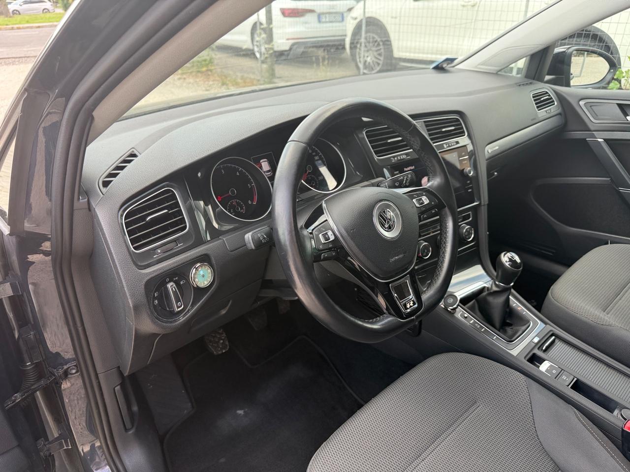 Volkswagen Golf 7 1.6 tdi Executive BLUEMOTION 115cv 5p alest. R-line