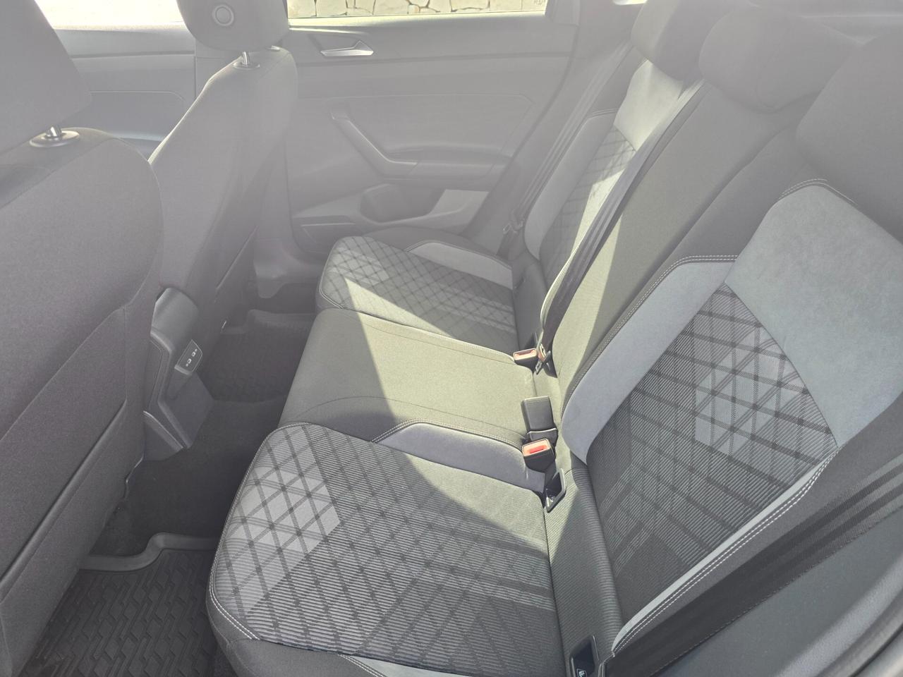 Volkswagen Taigo 1.0 TSI 110 CV DSG R-Line