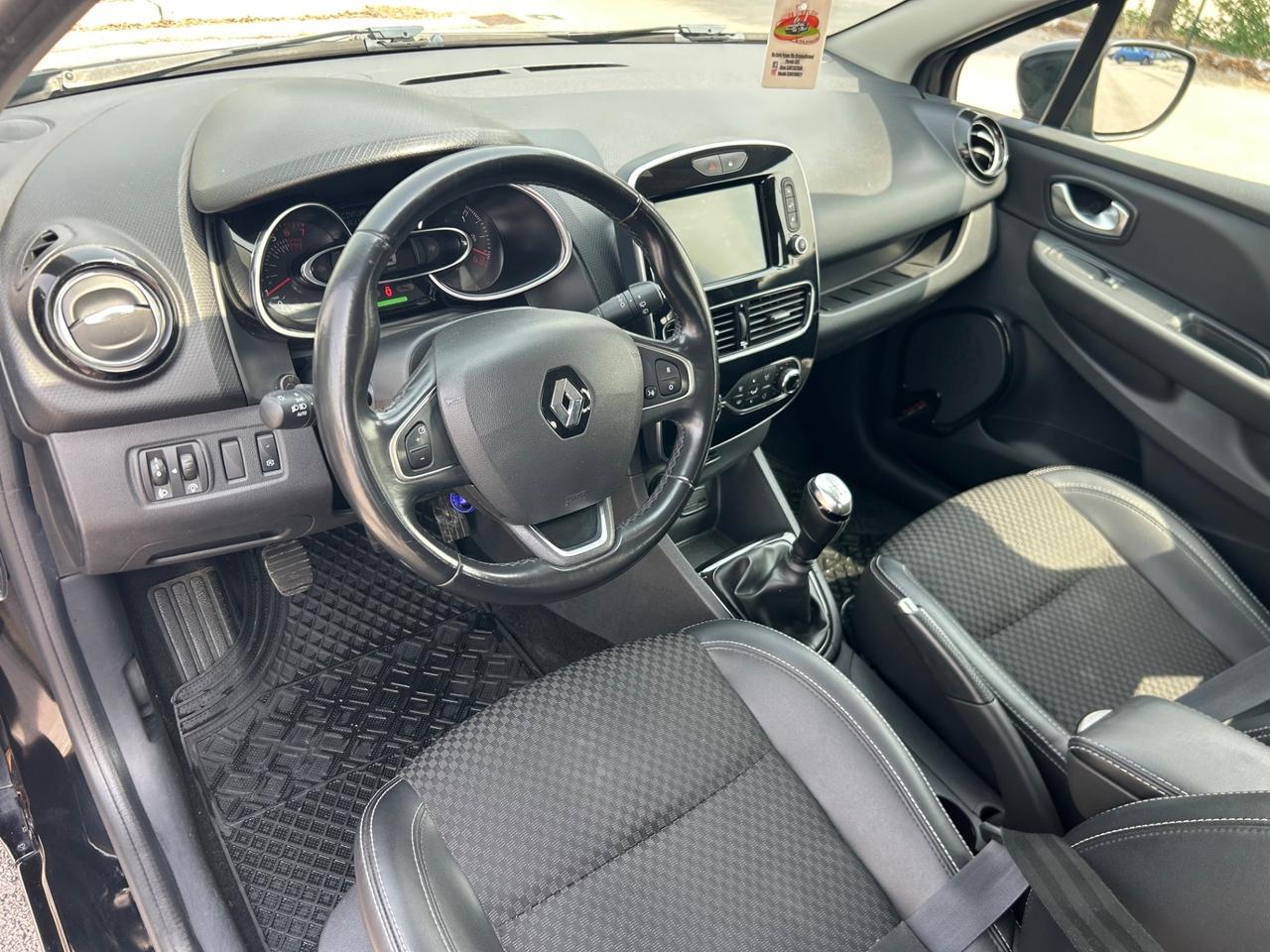 Renault Clio TCe 12V 90 CV 5 porte Moschino Intens