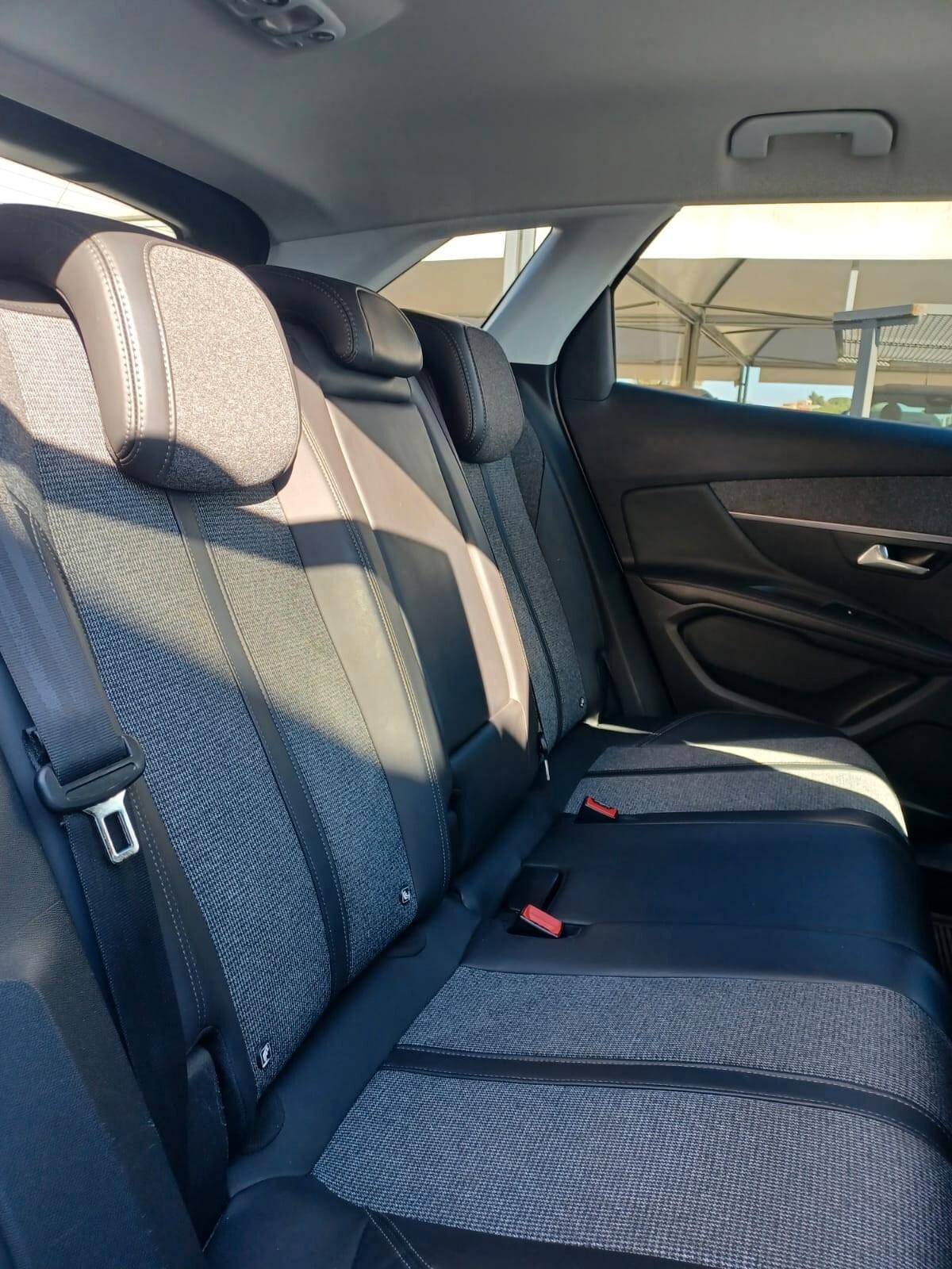 Peugeot 3008 BlueHDi 130 S&S Allure