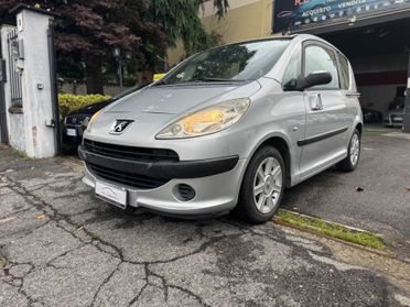 Peugeot 1007 1.4 HDi Sporty neopatentati