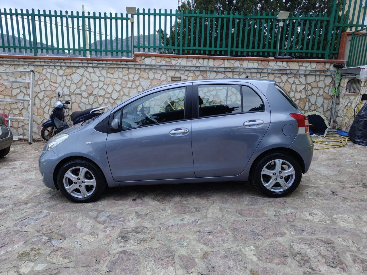 Toyota Yaris 1.4 D-4D DPF 5 porte Sol