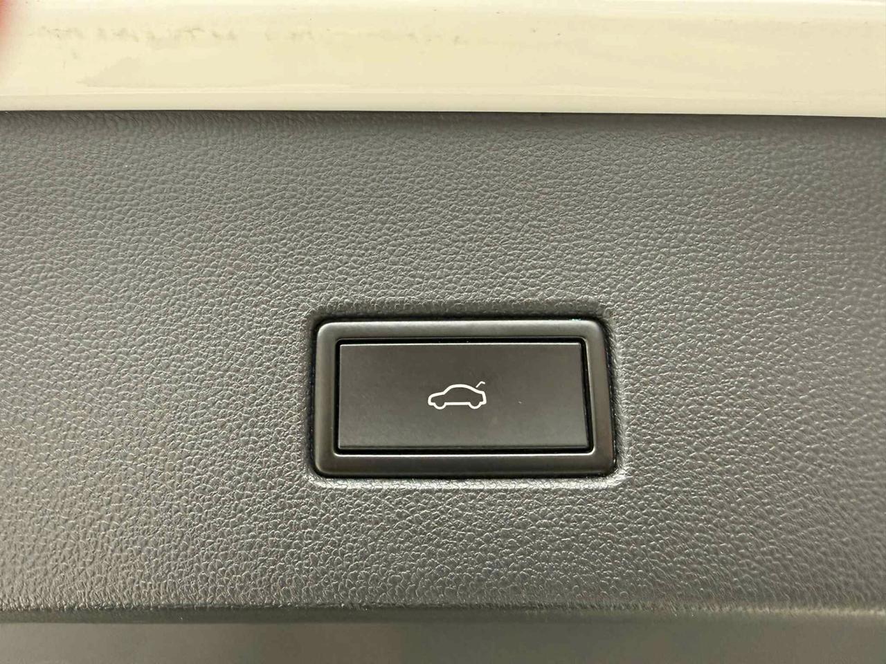 Volkswagen T-Roc 1.6 Style VIRTUAL COCKPIT