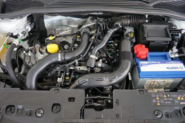 RENAULT Clio TCe 12V 90 CV GPL 5 porte Moschino Life