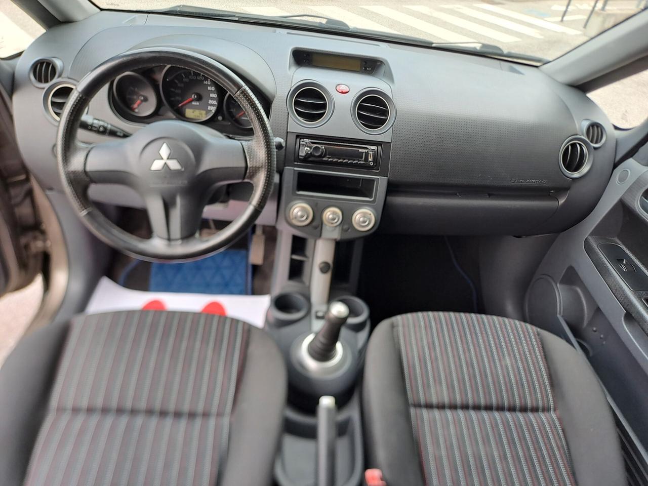 Mitsubishi Colt 1.3 5p. Inform