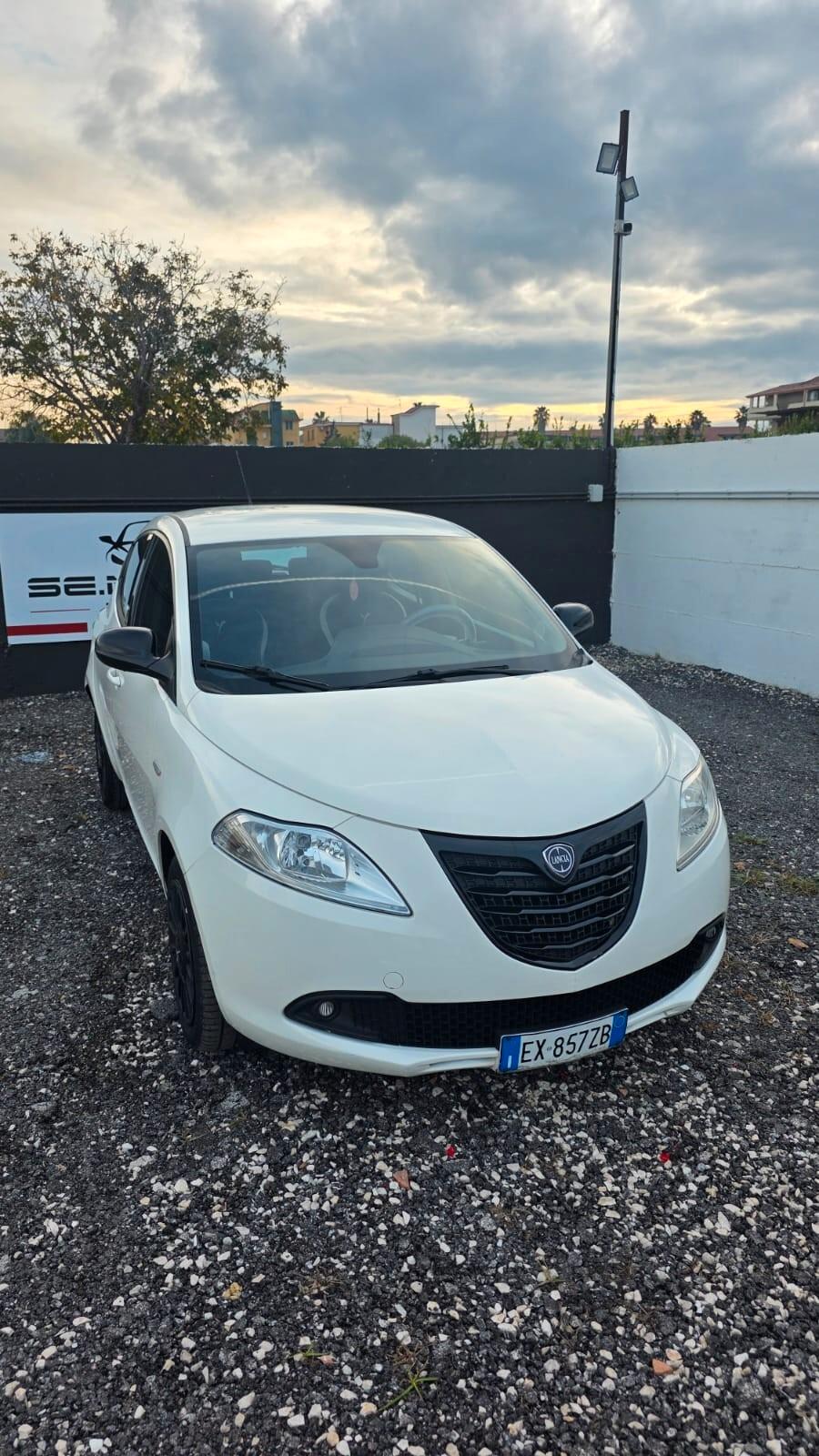 Lancia Ypsilon 1.2 69 CV 5 porte Elefantino