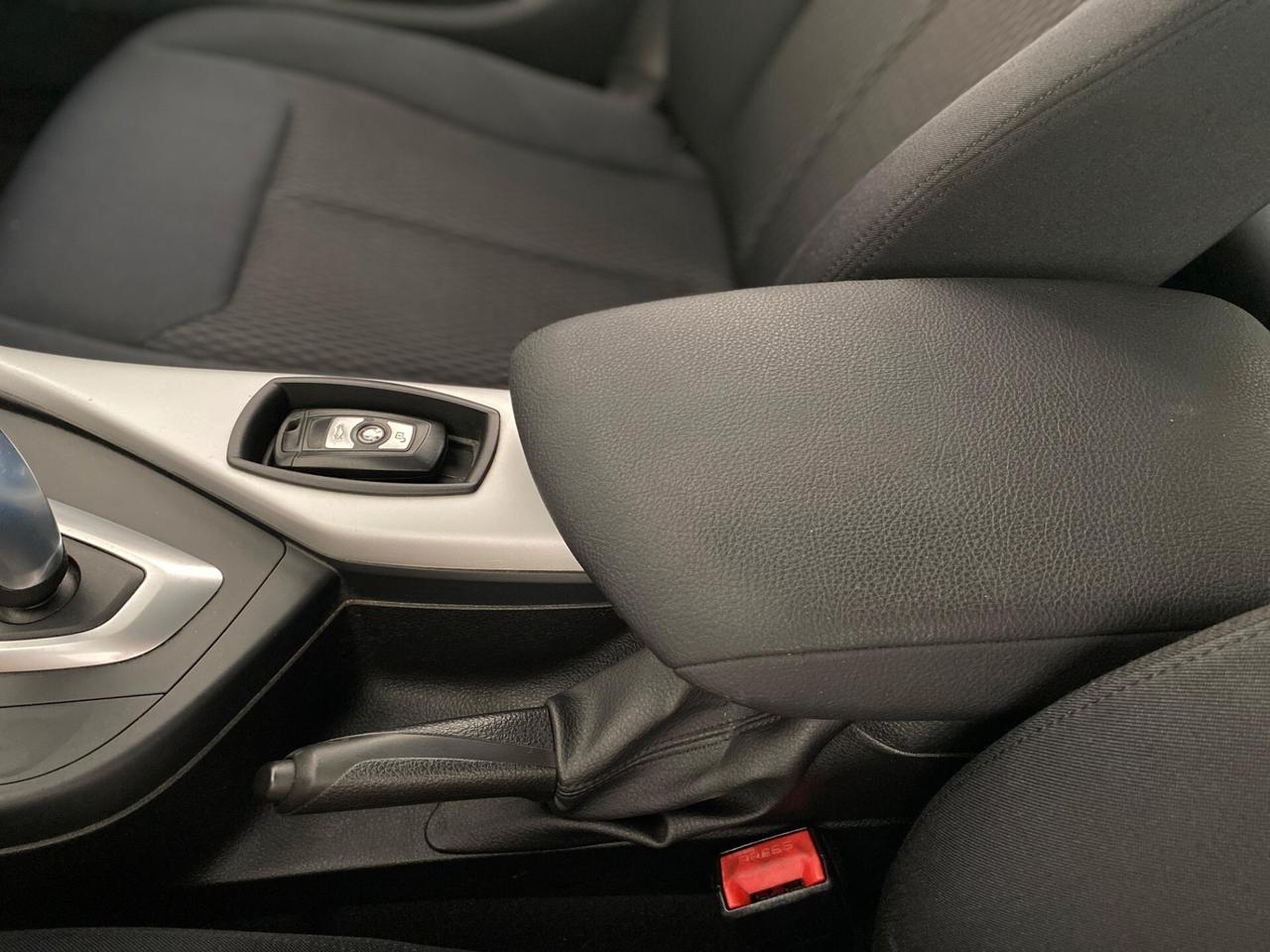 Bmw 118 118d 5p. Unique
