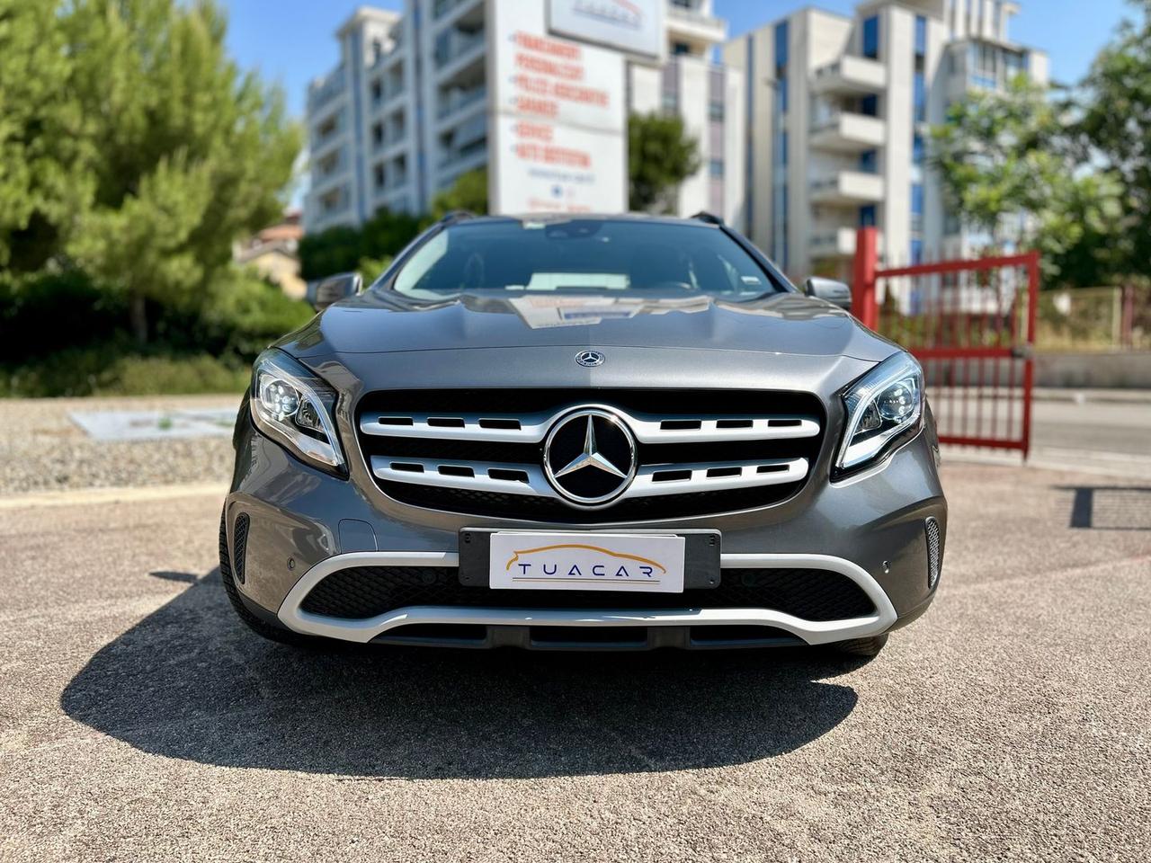 Mercedes-Benz GLA 200 D 200 Business #11388