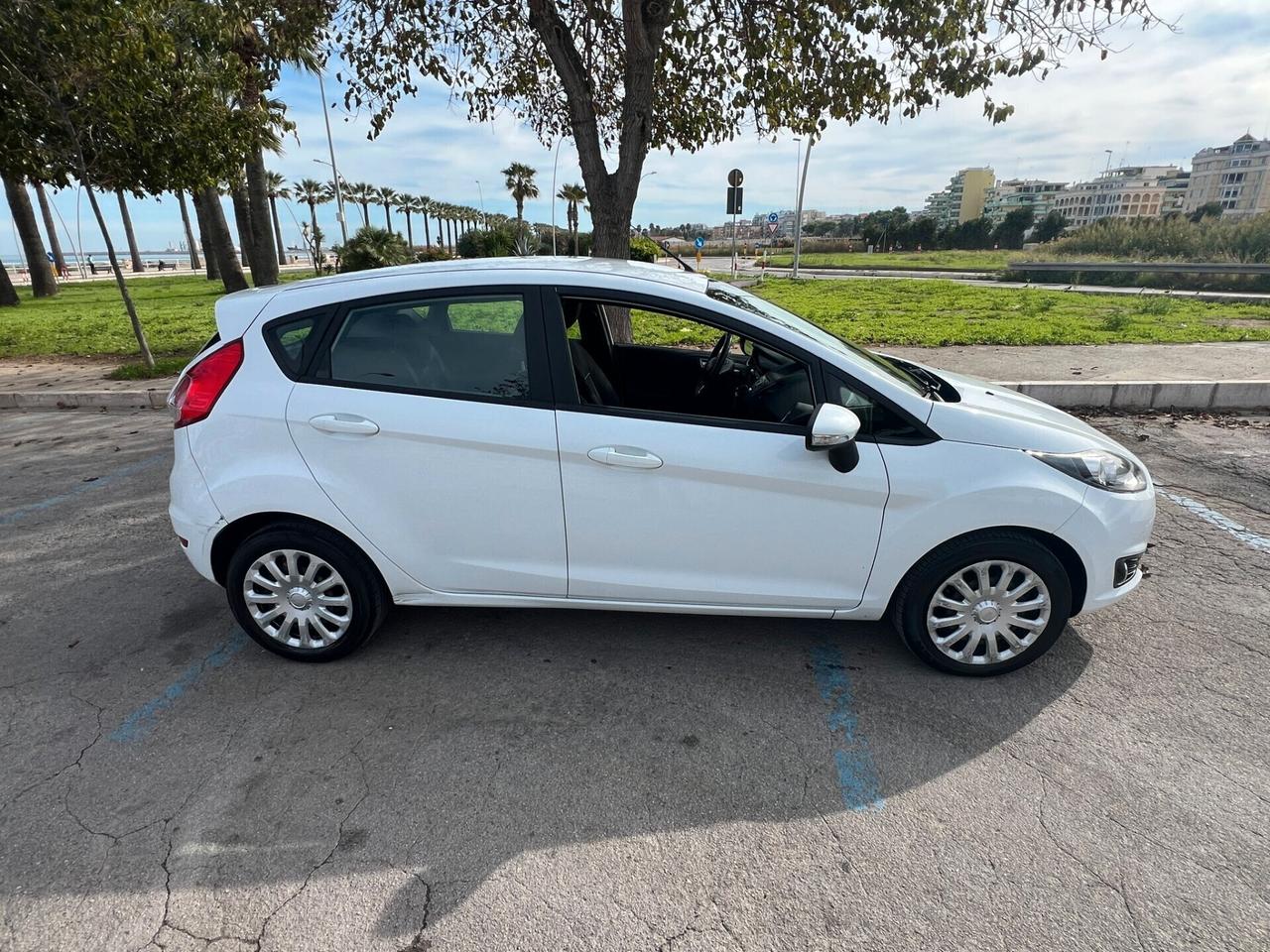 Ford Fiesta 1.4 5p. Bz.- GPL Titanium 2015