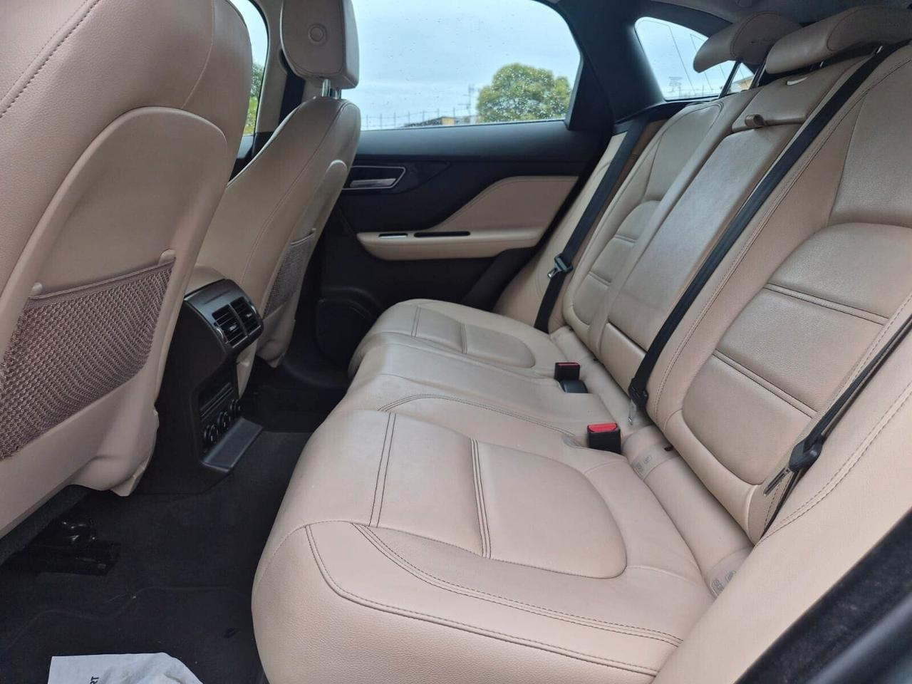 Jaguar F-Pace 2.0 D 180 CV AWD automatica Prestige