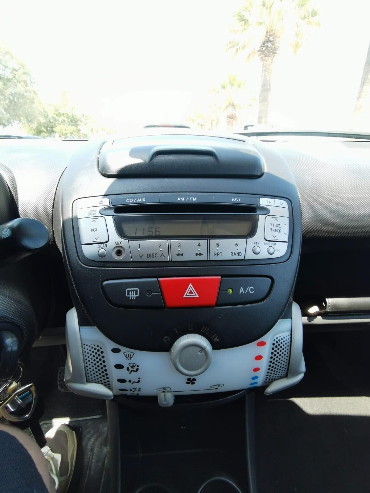 Toyota Aygo 1.0 12V VVT-i 5P. Active 2013