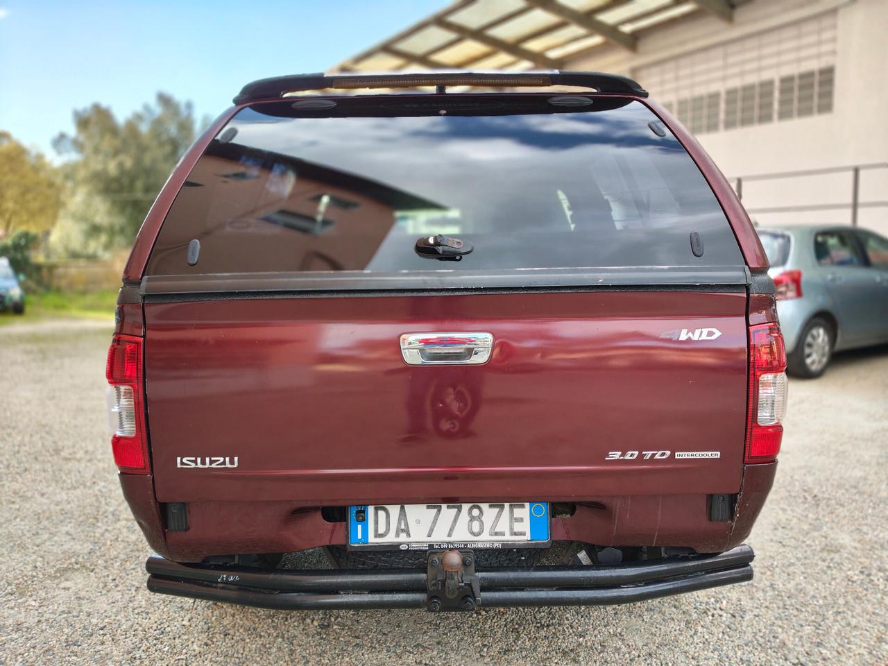 Isuzu D-Max 3.0 TD 4WD LS Aut. + Gancio