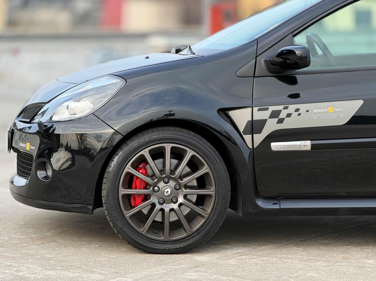 Renault Clio 3 RS F1 R27 N3196 197cv 2008