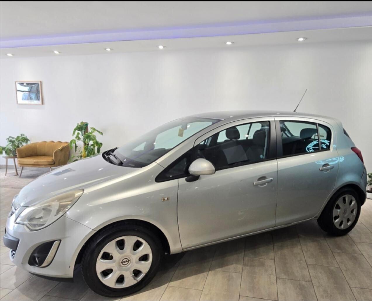 Opel Corsa 1.2 BENZINA /GPL ANNO 2013