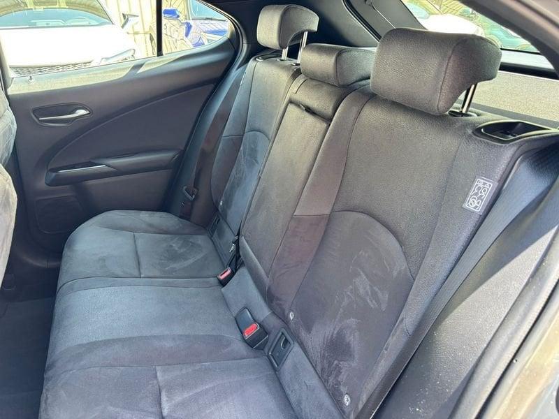 Lexus UX Hybrid Premium 2WD