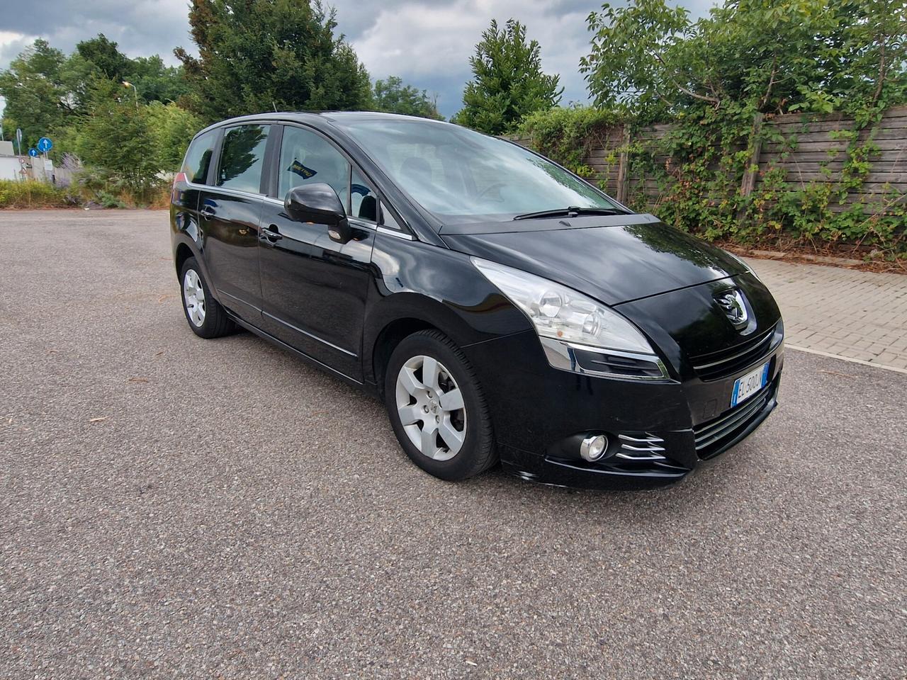 Peugeot 5008 1.6 e-HDi 112CV Stop&Start cambio robotizzato Family