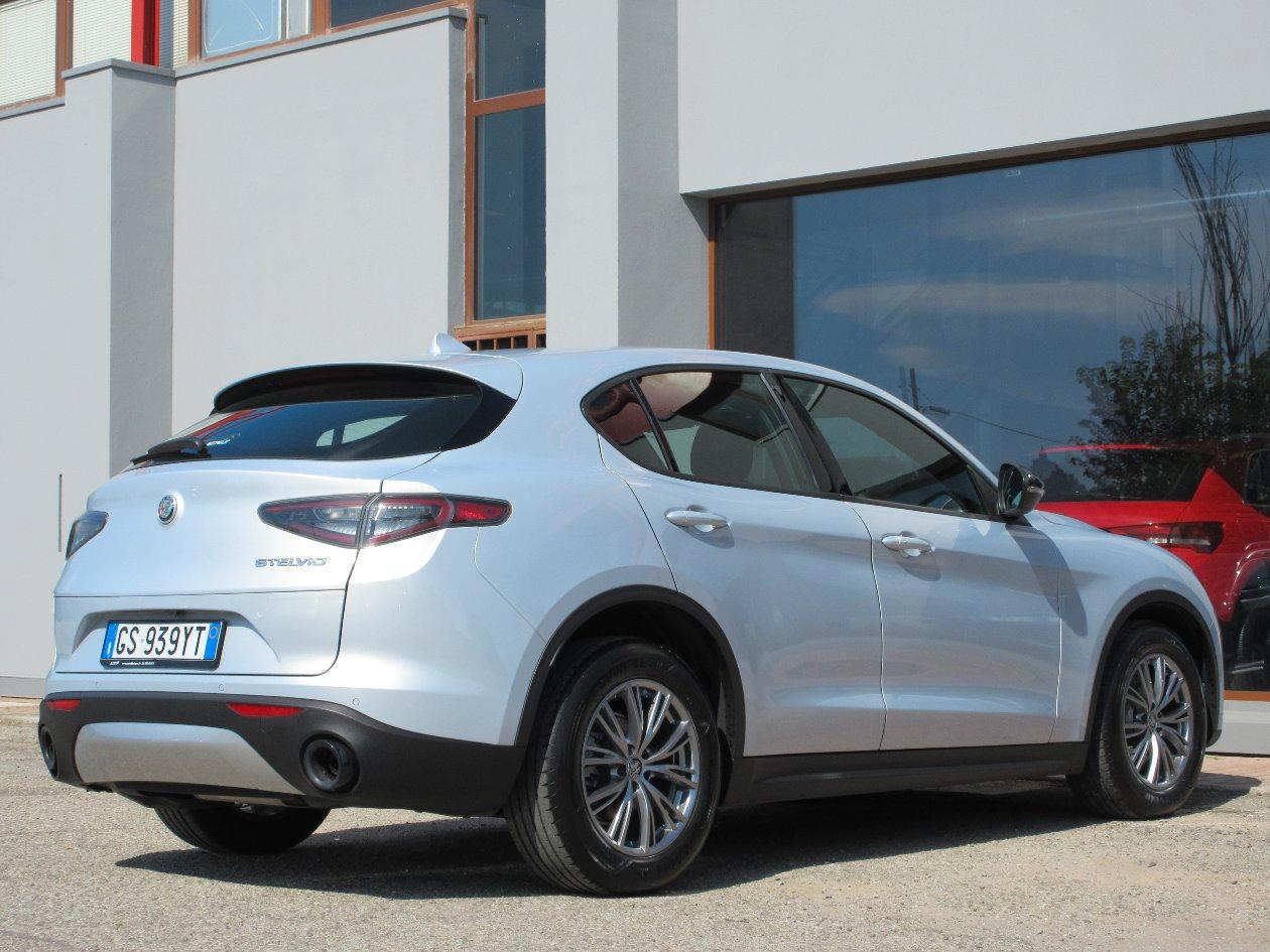 Alfa Romeo Stelvio 2.2 t Super rwd 160cv auto