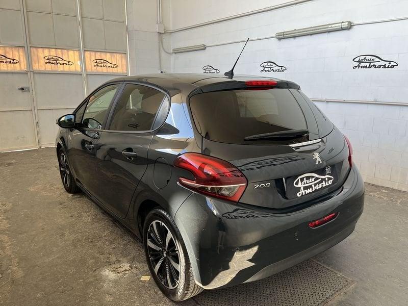 Peugeot 208 PureTech 82 Stop&Start 5 porte Signature TUA DA 99,00 EURO AL MESE