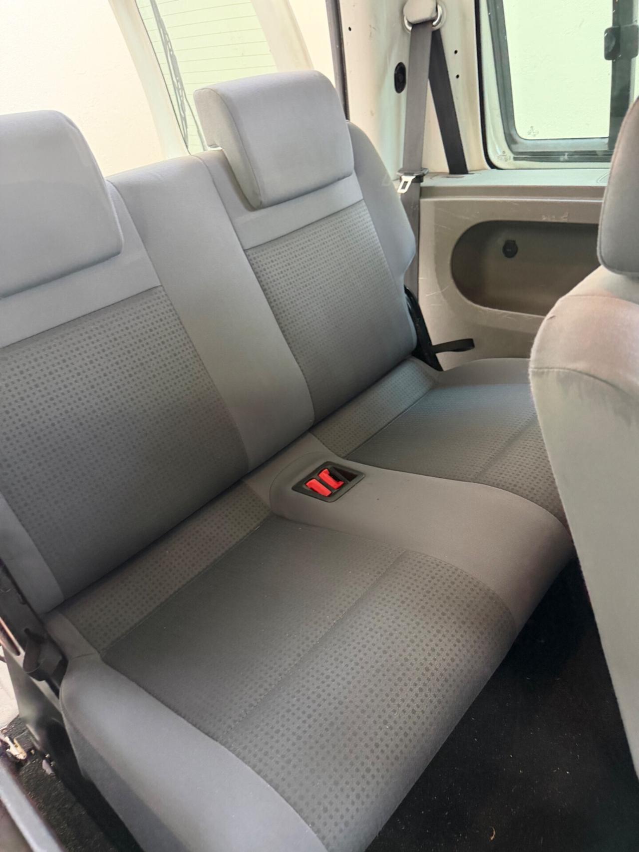 Volkswagen Caddy 1.6 BENZINA 7POSTI