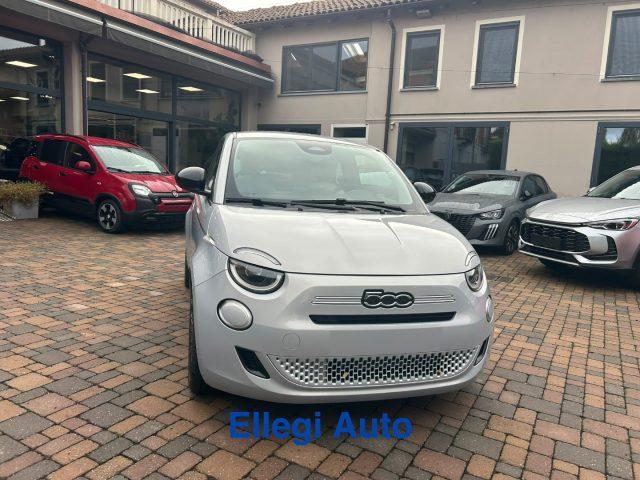 FIAT 500 Berlina Hybrid Icon KM0 + PACK STYLE