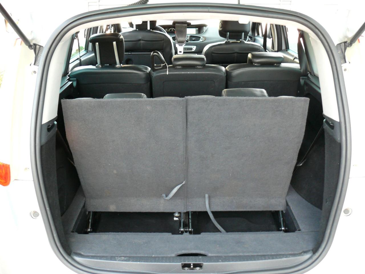 Renault Scenic 7 Posti (M1365)