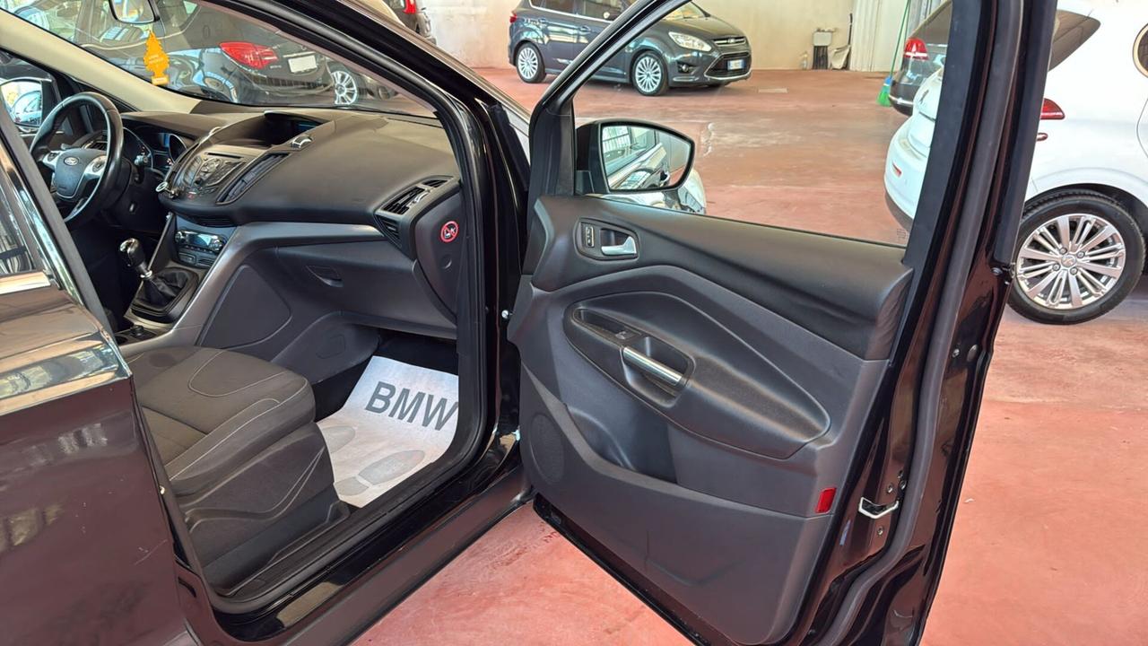 Ford Kuga 2.0 TDCI 115 CV 2WD Titanium