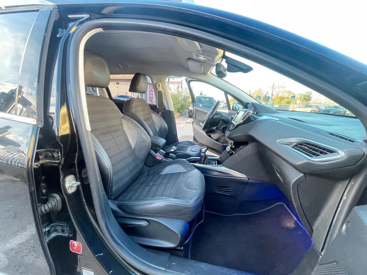 Peugeot 2008 1.6 e-HDi 92 CV Stop&Start Urban Cross