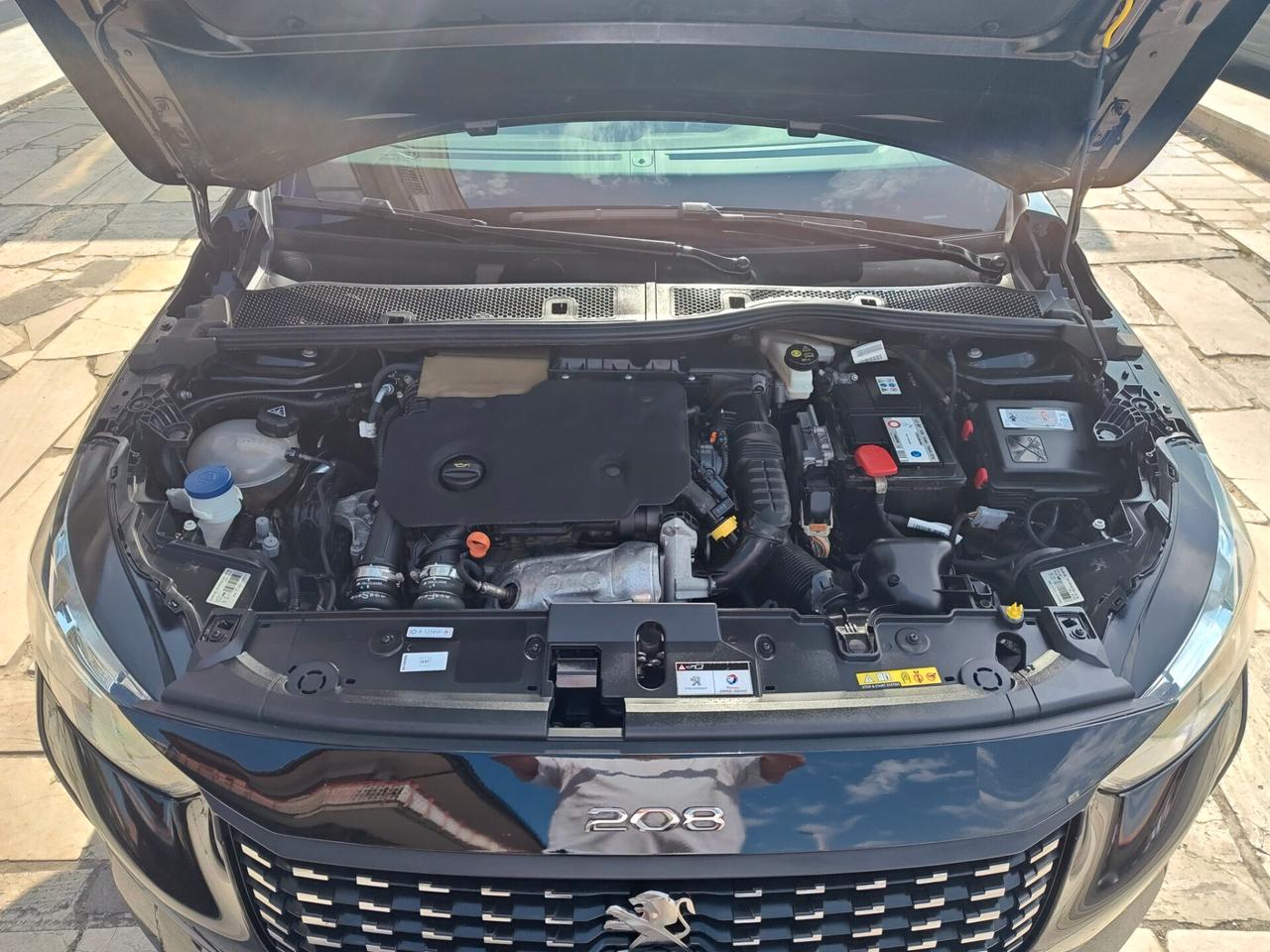 PEUGEOT 208 1.5 100 CV S&S 5P. ALLURE NAVI PACK, COCKPIT 3D