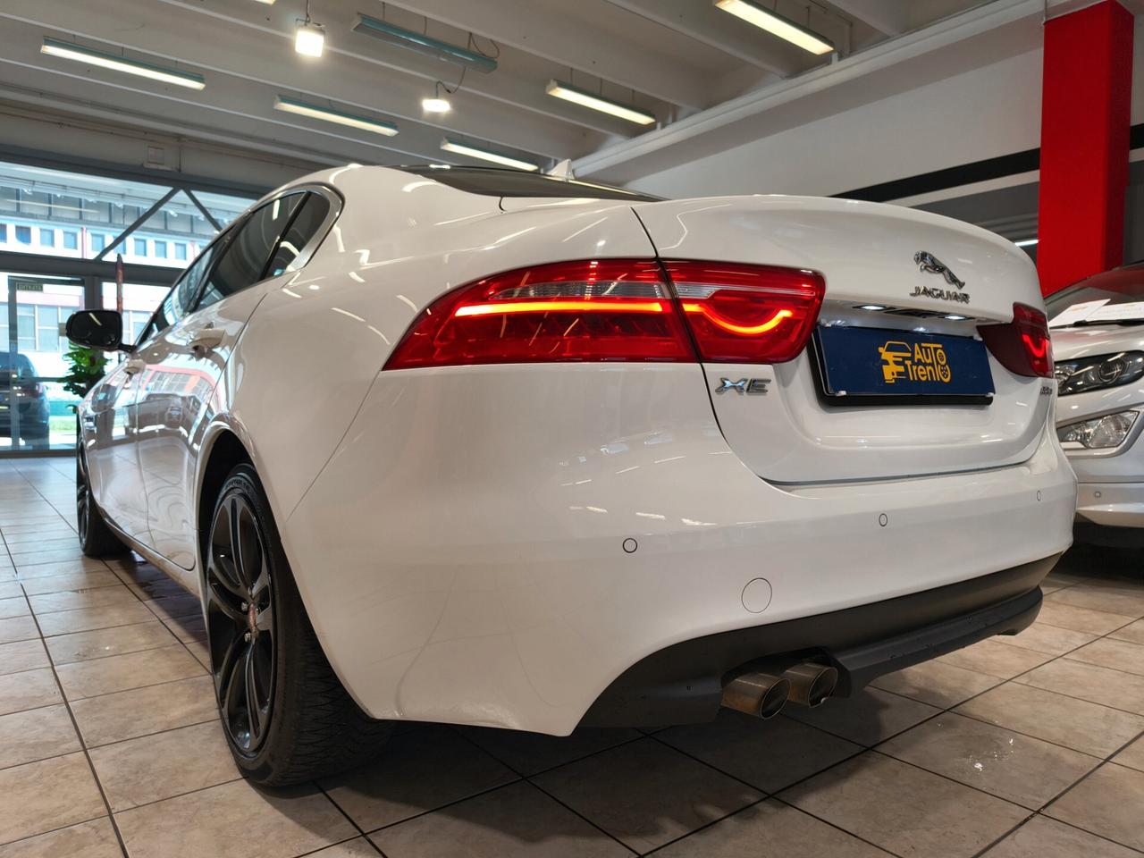 Jaguar XE 2.0 D Turbo 180CV aut. Portfolio