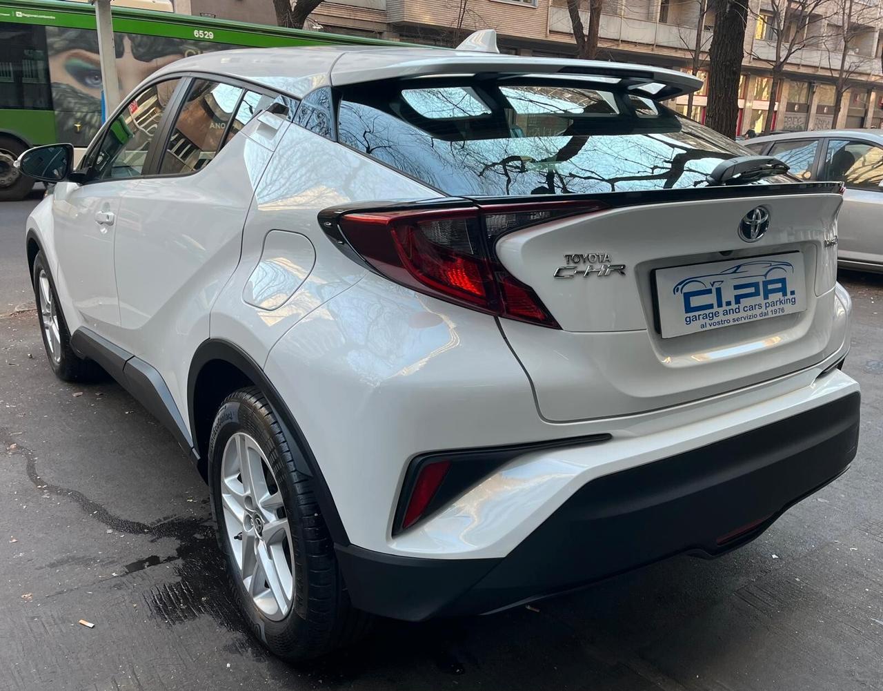 Toyota C-HR 1.8 Hybrid E-CVT Trend