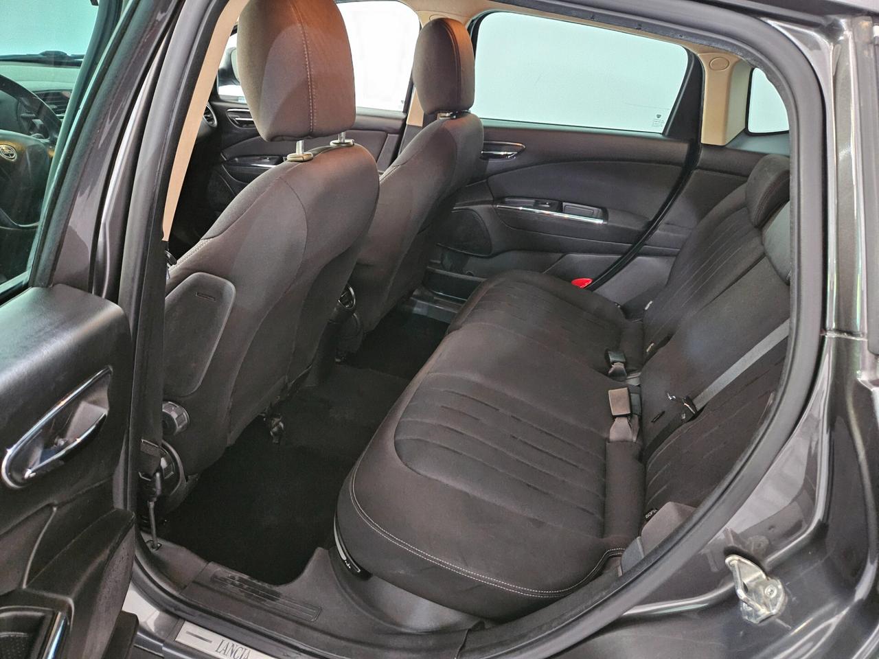 Lancia Delta 1.6 MJT DPF Silver