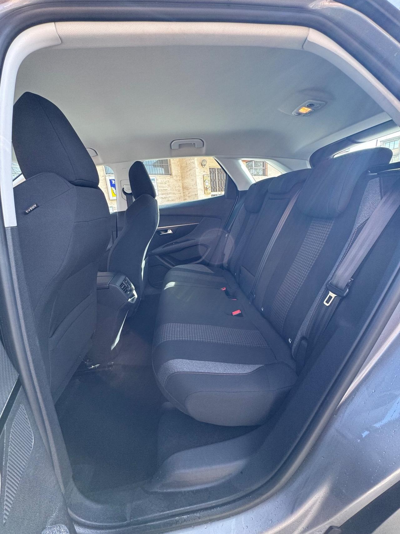 Peugeot 3008 BlueHDi 130 S&S Business