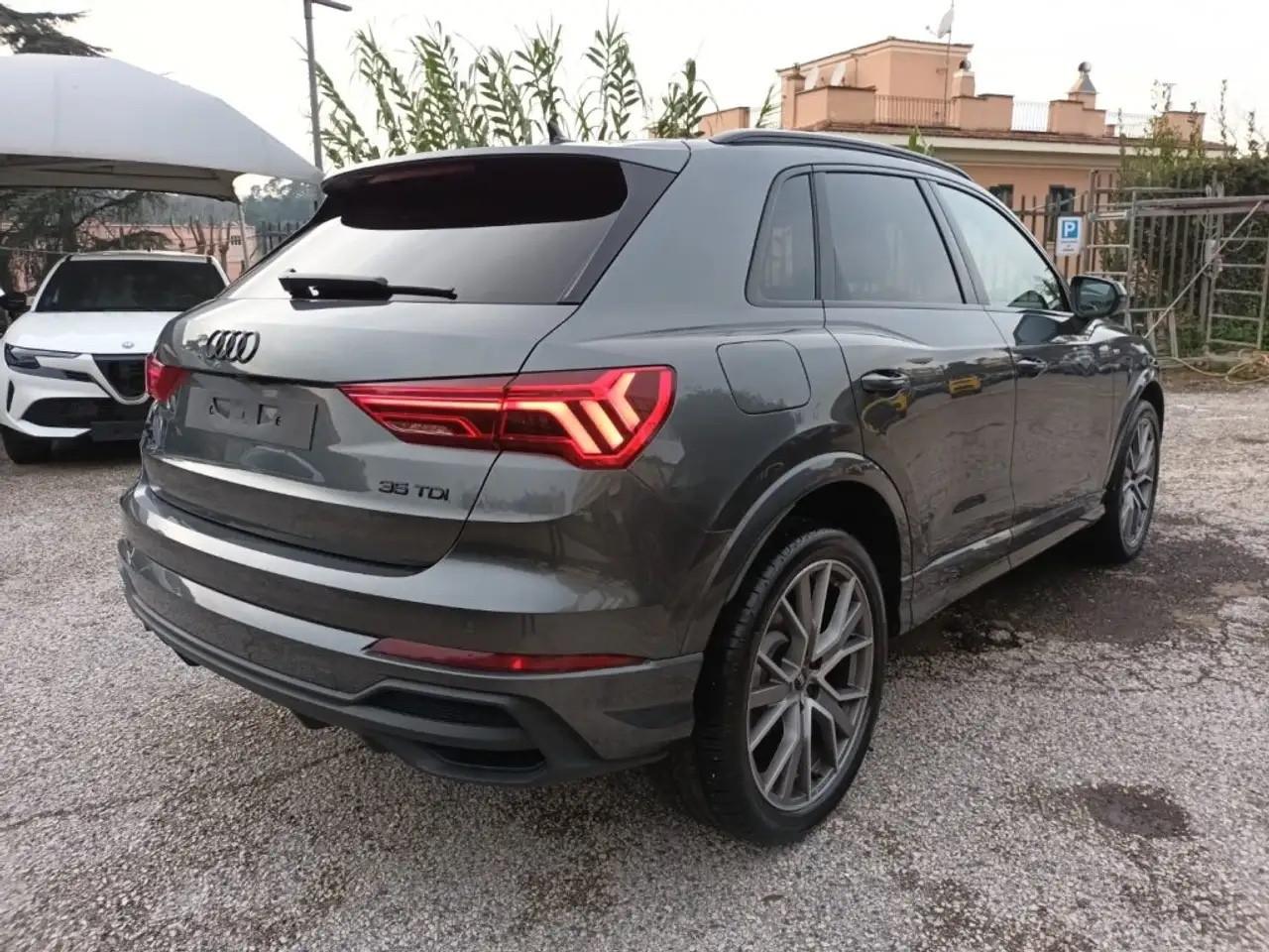 Audi Q3 35 TDI S-line-S-tronic-Black Line- 150cv