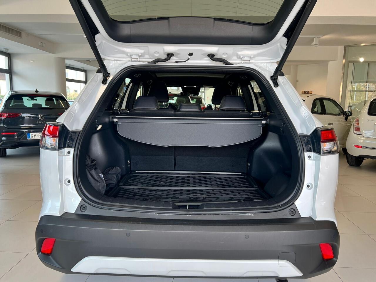 Toyota Corolla Cross MY23 LOUNGE 2.0 HYBRID AWD-i