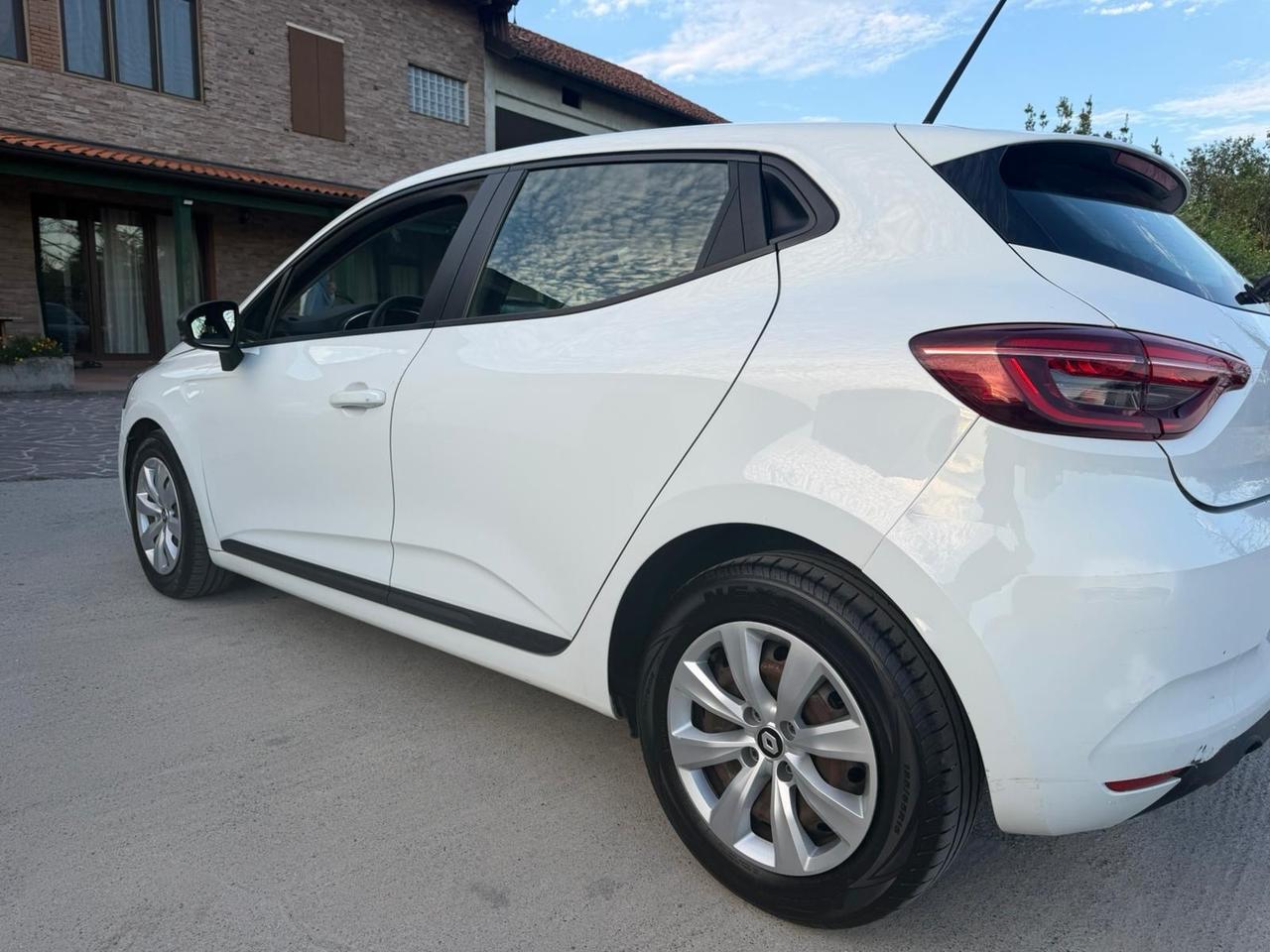 Renault Clio TCe 100 CV GPL 5 porte Intens neopatentati