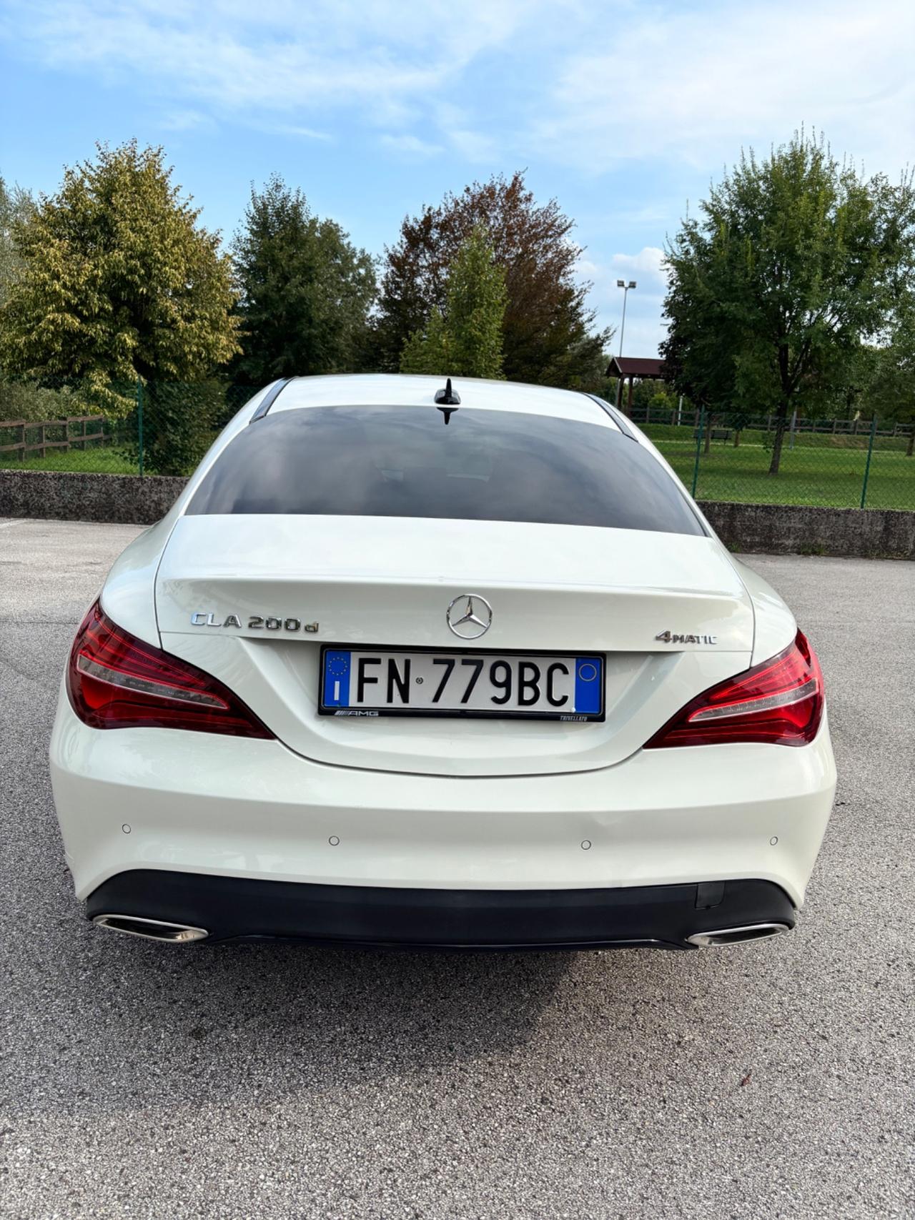 Mercedes-benz GLA 200 d Automatic Premium
