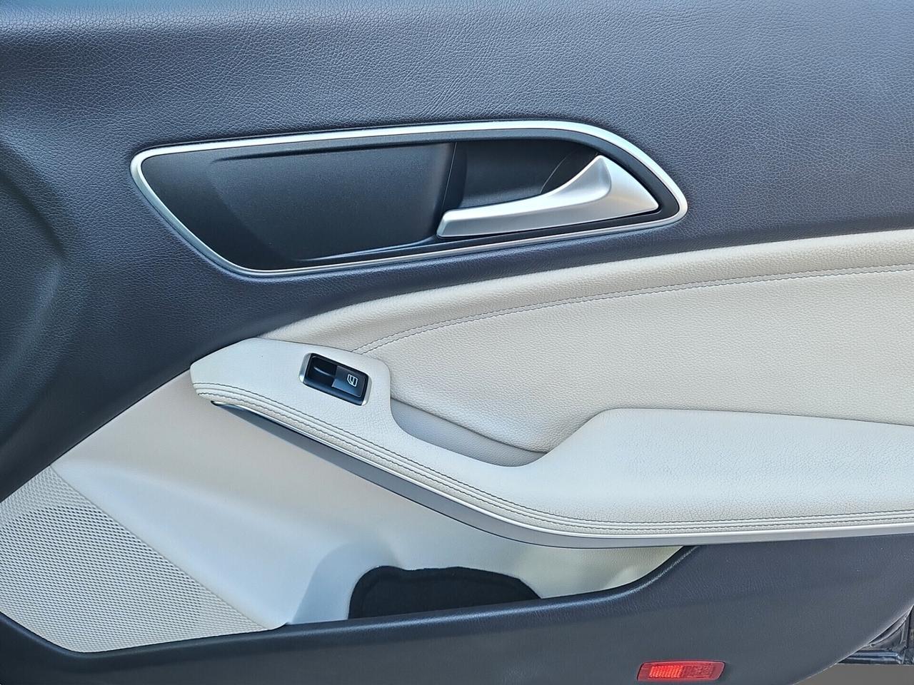 Mercedes-benz CLA 200 CDI Premium