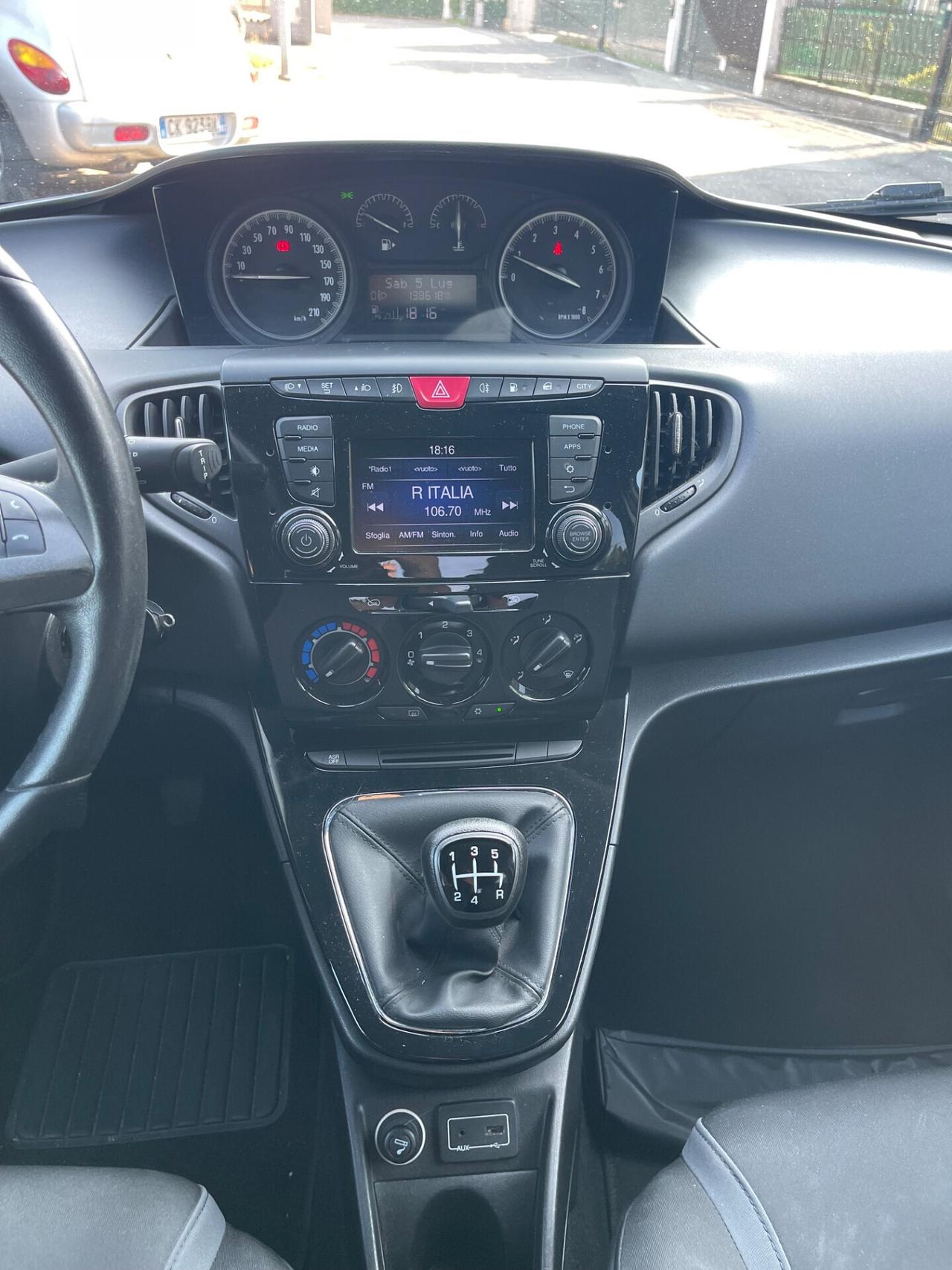 Lancia Ypsilon 1.2 69 CV 5 porte GPL Ecochic Gold